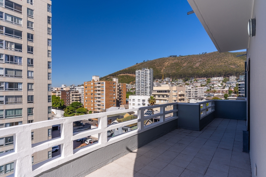 3 Bedroom Property for Sale in Sea Point Western Cape
